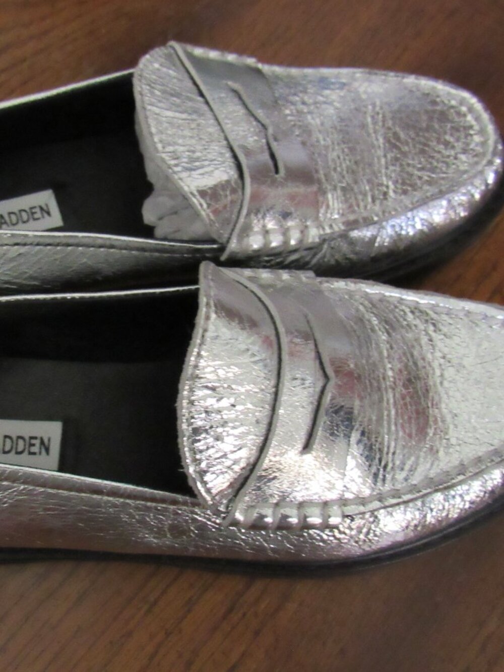 Steve Madden Women’s Madelyn Loafer Silver leather Size 7.5 M